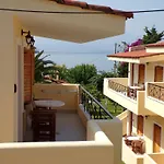 Le Due Sorelle מלון דירות Spilia (Central Greece)