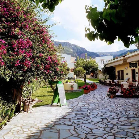 Le Due Sorelle Hotel apartamentowy Spilia (Central Greece)