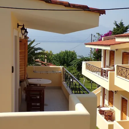 Le Due Sorelle Hotel apartamentowy Spilia (Central Greece)