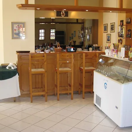 Le Due Sorelle Hotel apartamentowy Spilia (Central Greece)