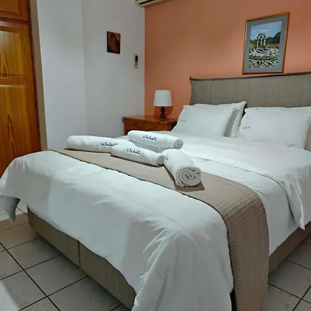Le Due Sorelle Appart hôtel Spilia (Central Greece)