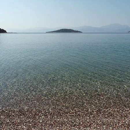 Le Due Sorelle Spilia (Central Greece)