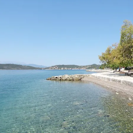 Le Due Sorelle Aparthotel Spilia (Central Greece)