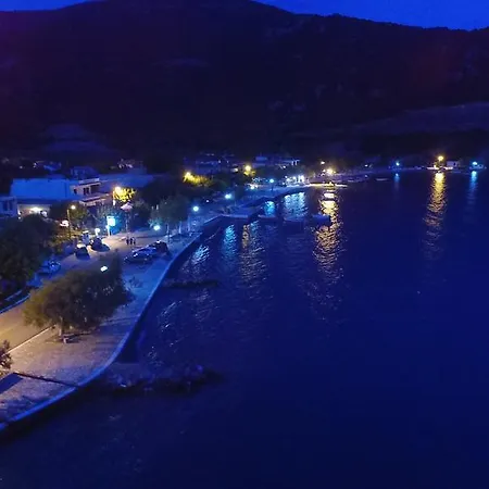 Le Due Sorelle Spilia (Central Greece)