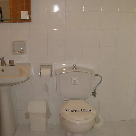 Le Due Sorelle Spilia (Central Greece)